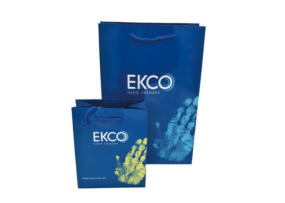 Good price bolsas de papel azules brillantes personalizadas de las compras de la impresión de encargo con la manija de los PP en línea